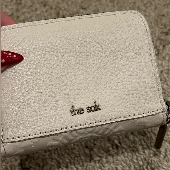 The Sak Iris Medium Embossed Authentic Leather Wallet in Stone Floral - Picture 2 of 9